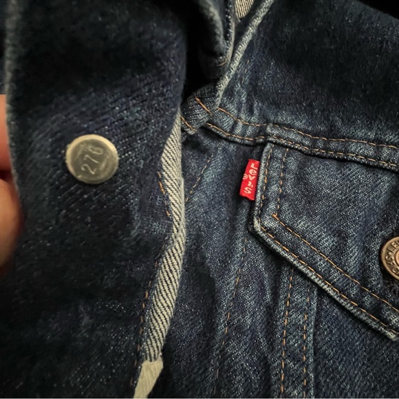 Vintage Levi’s Men’s Original Trucker Denim Jacket Made in France Med-Dark Wash - Picture 4 of 12